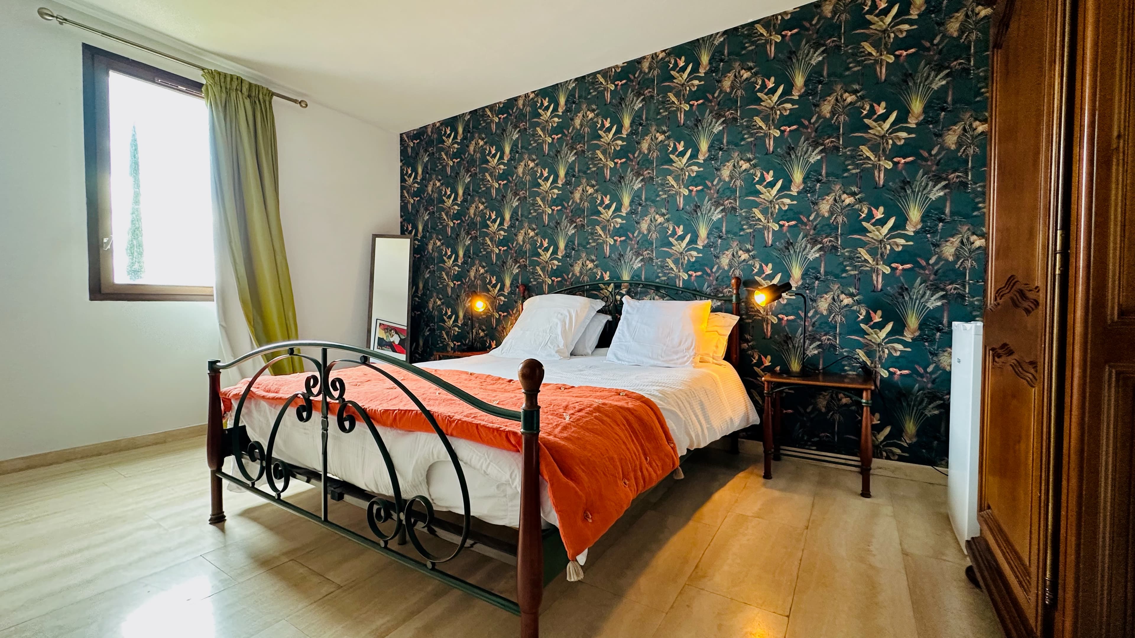 Blason guest room in Montélimar - Le Perchoir
