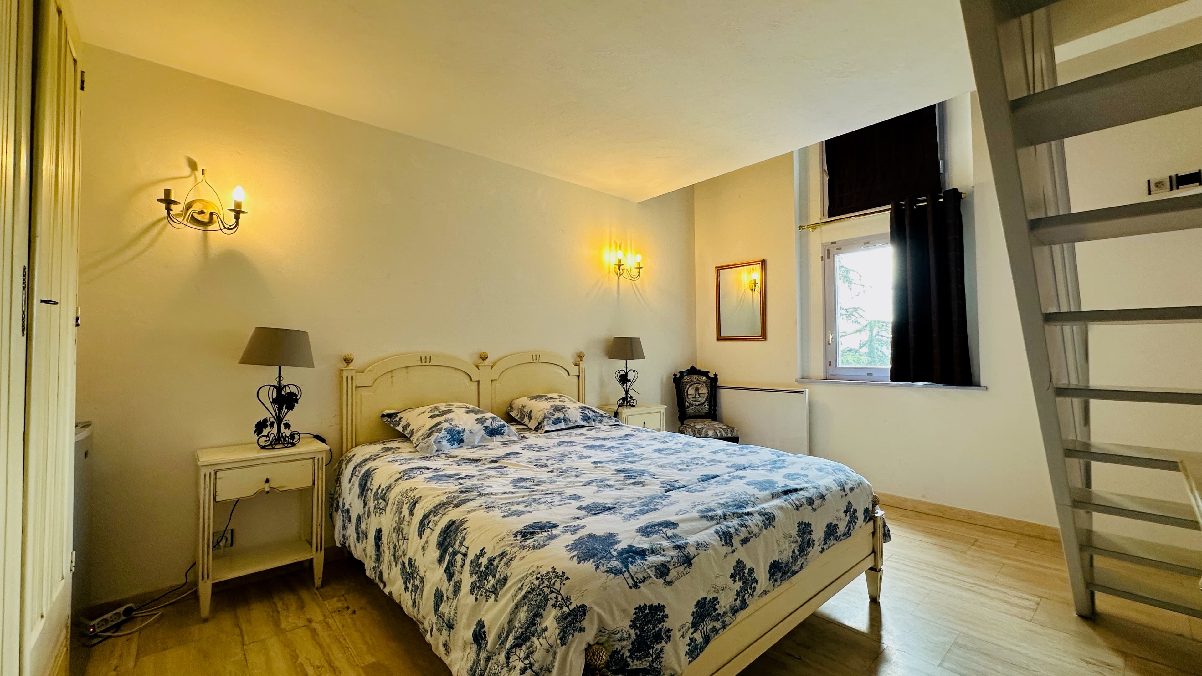 Troubadour family bed & breakfast room in Montélimar - Le Perchoir